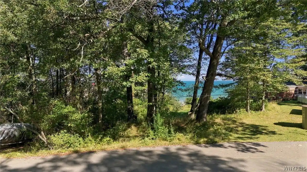 Photo 1 of Land for sale at 1009 Woodcliff Dr N, Youngstown, NY 14174 | MLS# B1717864 | Listing updated on 2026-09-26