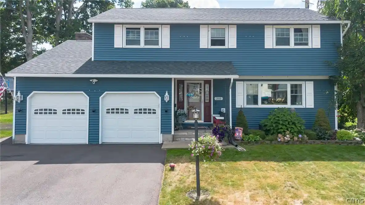 Single family home for sale at 203 Riverdale Rd, Liverpool, NY 13090 | MLS# S1718010