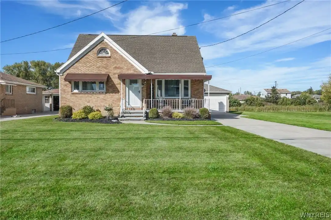 Photo 1 of Sale Pending at 180 Willet Rd, Buffalo, NY 14219 | MLS# B1717966 | Listing updated on 2026-10-29