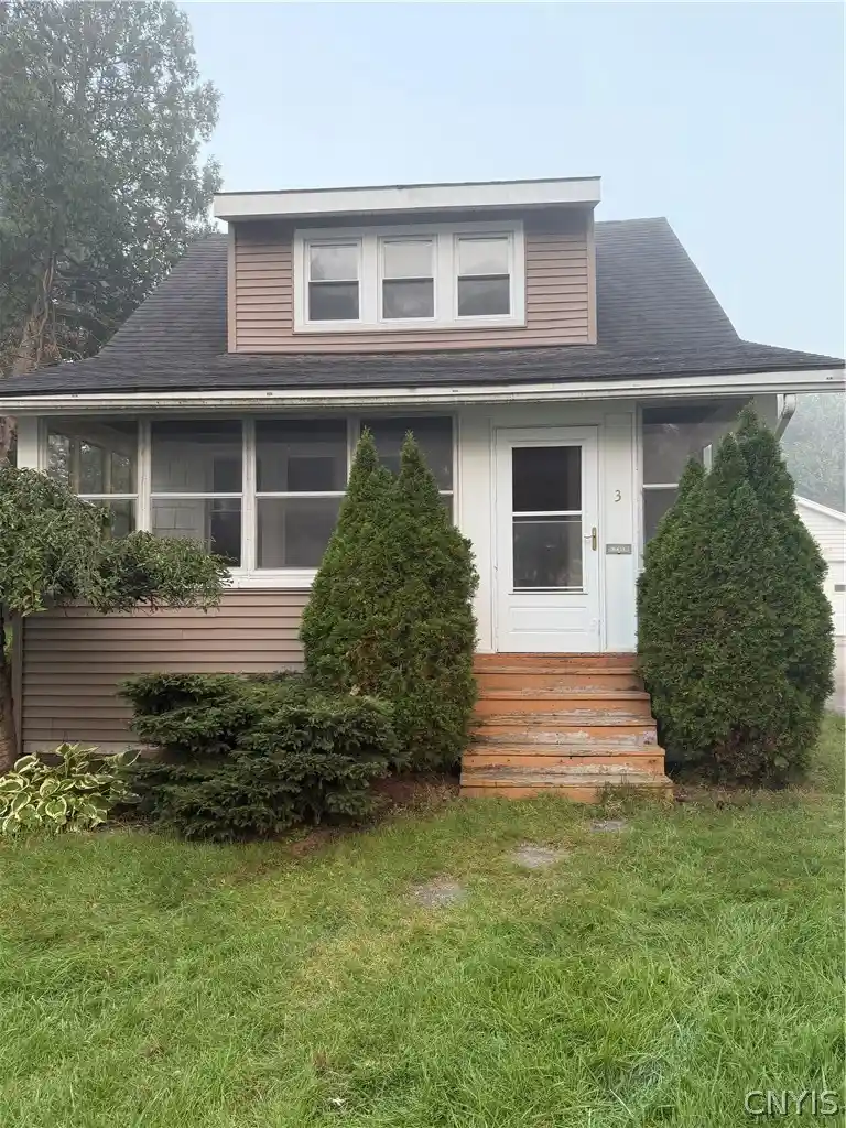 Photo 1 of Sale Pending at 3 Dodd St, Whitesboro, NY 13492 | MLS# S1711150 | Listing updated on 2026-09-29