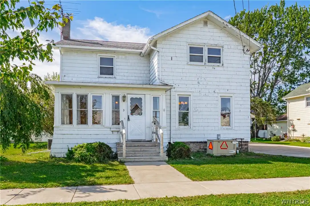 Photo 1 of Sale Pending at 3 East Ave, Middleport, NY 14105 | MLS# B1717962 | Listing updated on 2026-10-13