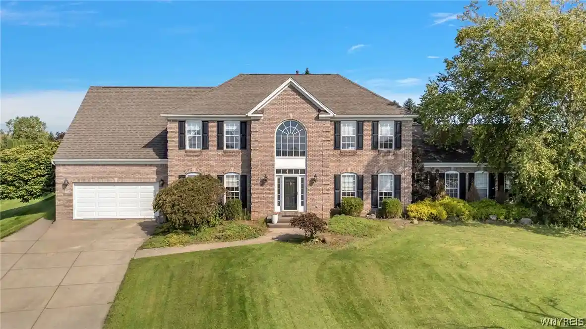 Photo 1 of Single family home for sale at 7256 Edgewater Cir, North Tonawanda, NY 14120 | MLS# B1717810 | Listing updated on 2026-10-29