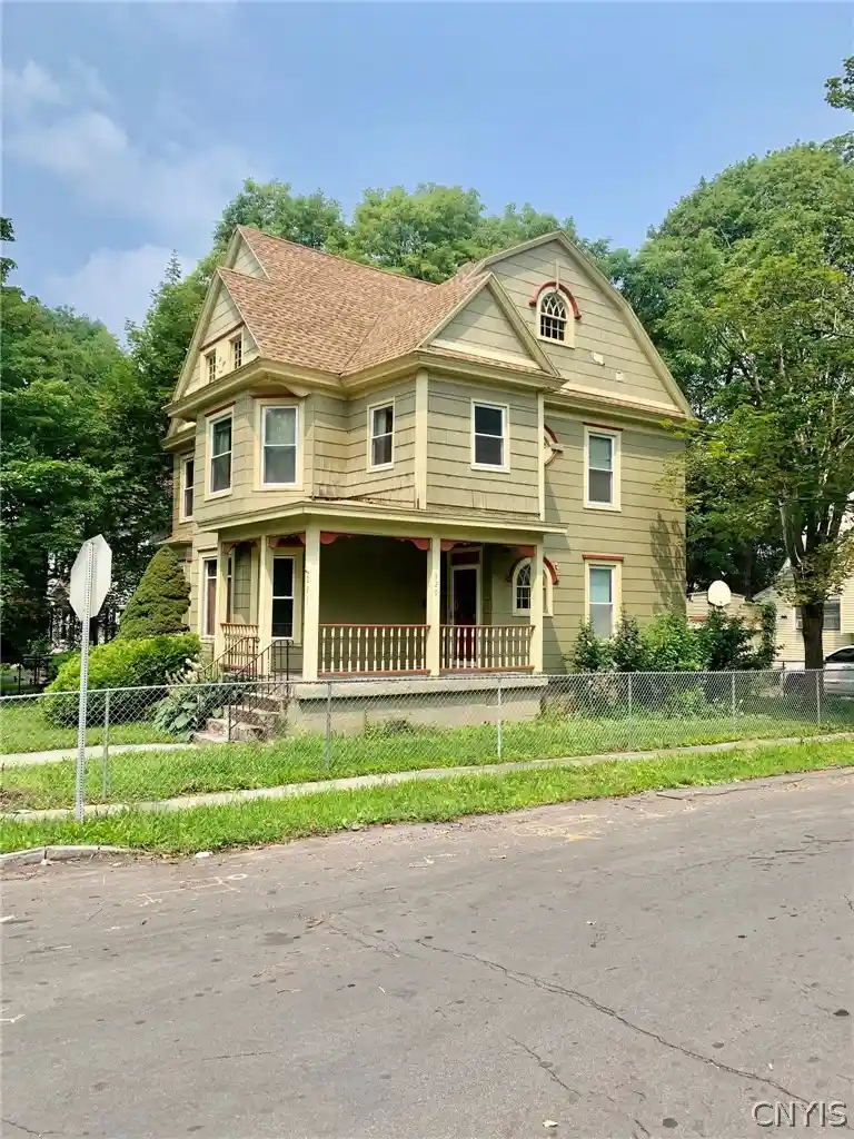 Photo 1 of Single family home for sale at 329 Salt Springs Rd, Syracuse, NY 13224 | MLS# S1717260 | Listing updated on 2026-10-30