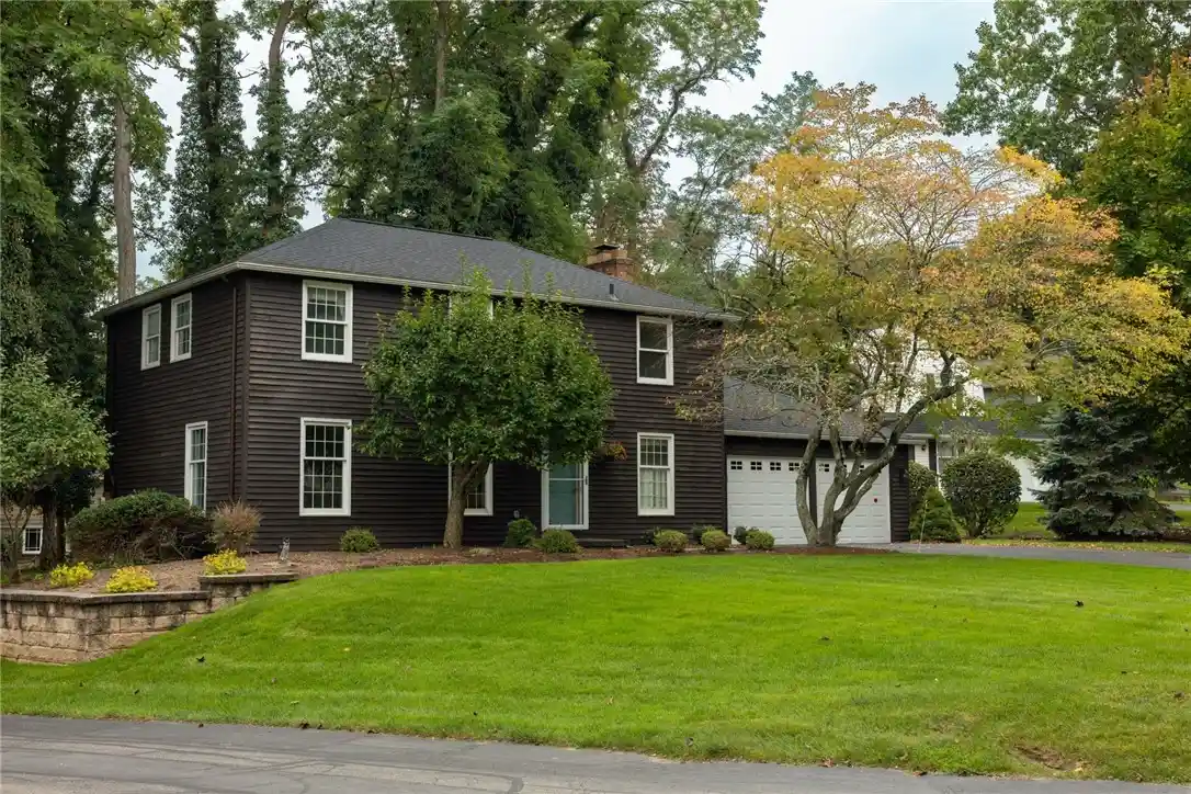 Photo 1 of Single family home for sale at 122 Selborne Chase, Fairport, NY 14450 | MLS# R1717766 | Listing updated on 2026-10-22
