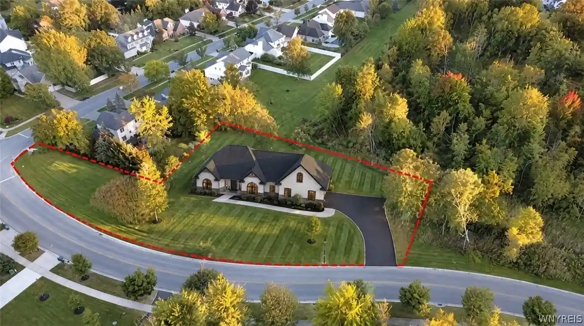 Photo 1 of Single family home for sale at 370 Renaissance Dr, Buffalo, NY 14221 | MLS# B1718346 | Listing updated on 2026-09-28