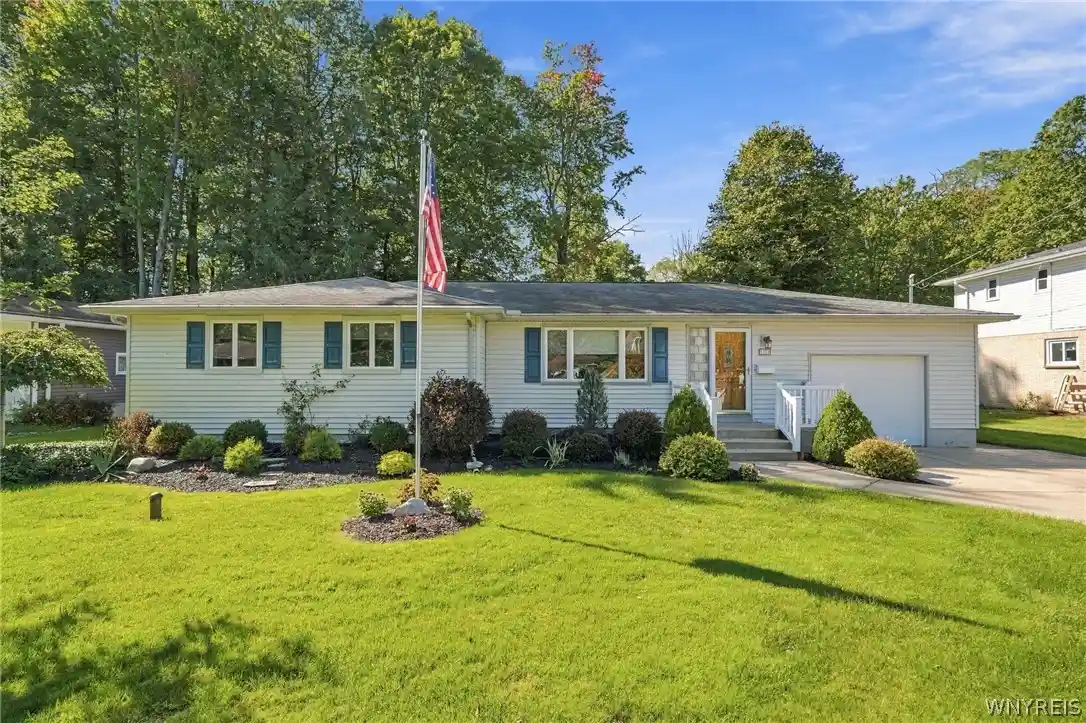 Single family home for sale at 1818 Arlington Dr, Alden, NY 14004 | MLS# B1718402