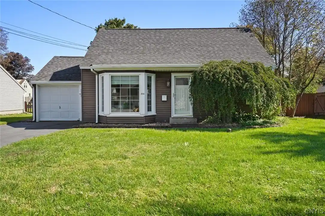Photo 1 of Sale Pending at 304 Hyland Dr, Syracuse, NY 13212 | MLS# S1717879 | Listing updated on 2026-10-07