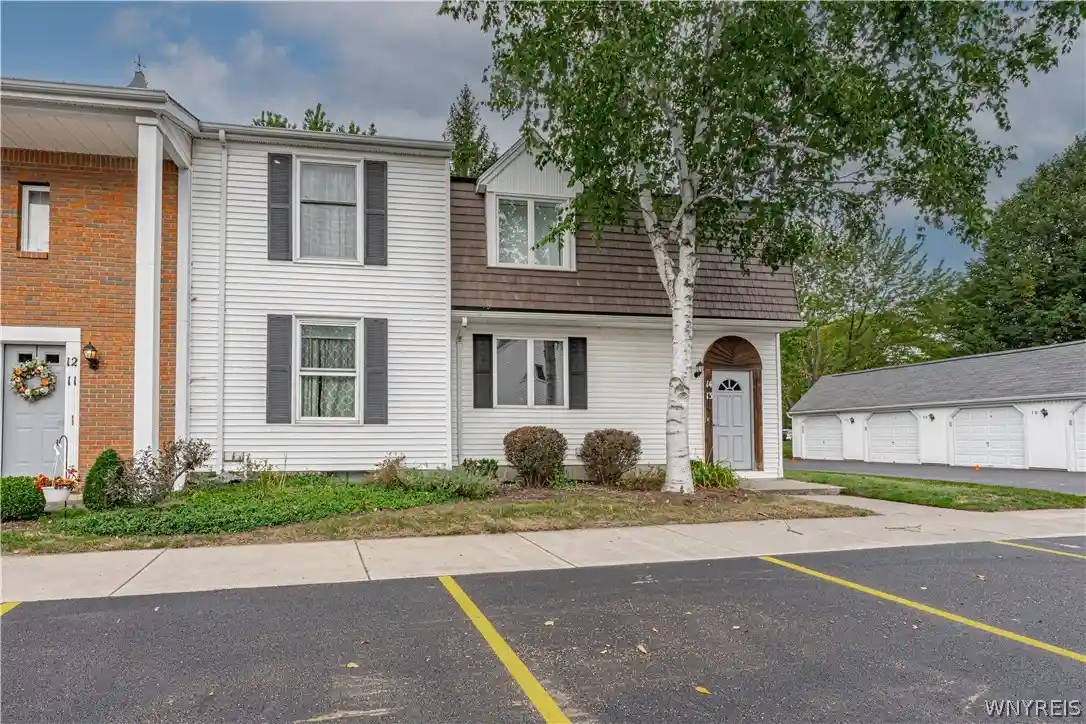 Listing Photo 1 - Condo for sale in 4745 Chestnut Ridge Rd located at 4745 Chestnut Ridge Rd, Amherst, NY 14228 - Unit #13