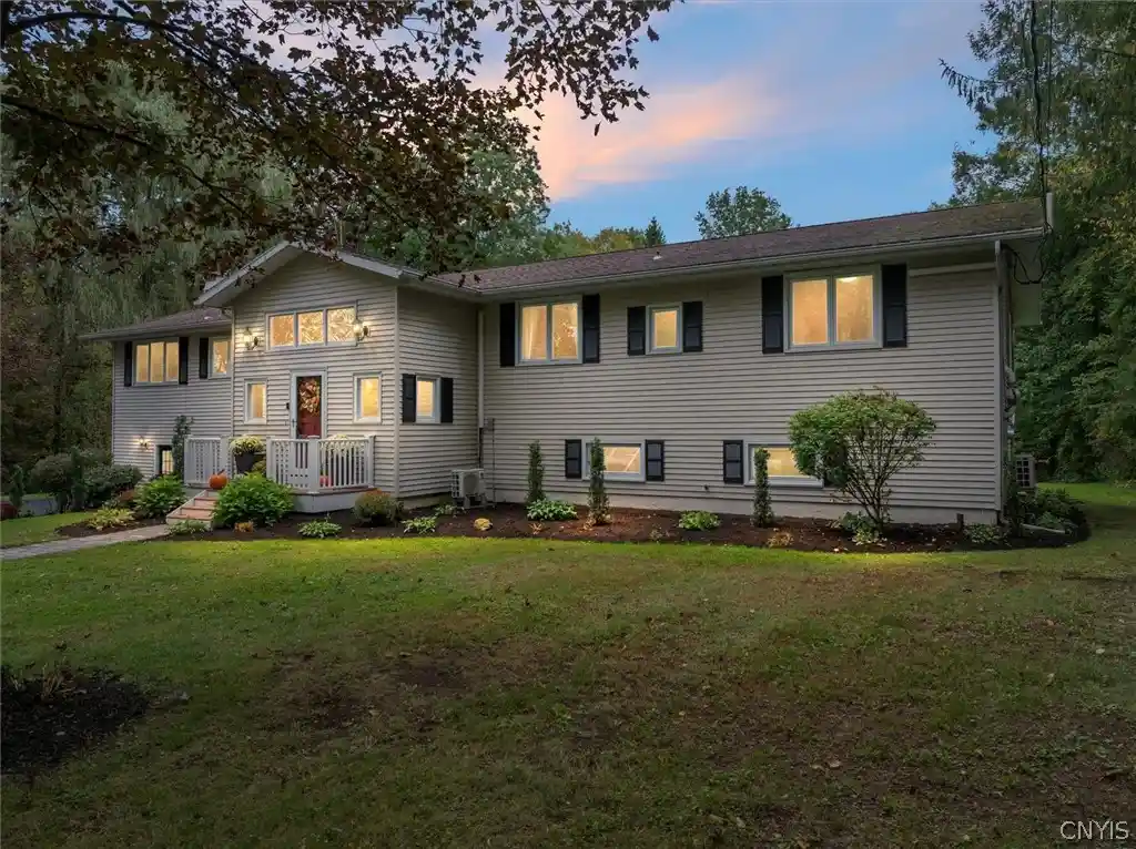 Photo 1 of Single family home for sale at 4200 Saint John Dr, Syracuse, NY 13215 | MLS# S1718823 | Listing updated on 2026-10-04