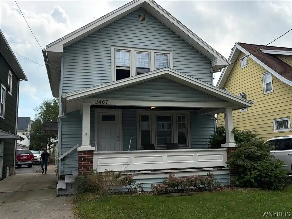 Photo 1 of Single family home for sale at 2467 Cleveland Ave, Niagara Falls, NY 14305 | MLS# B1718864 | Listing updated on 2026-10-22