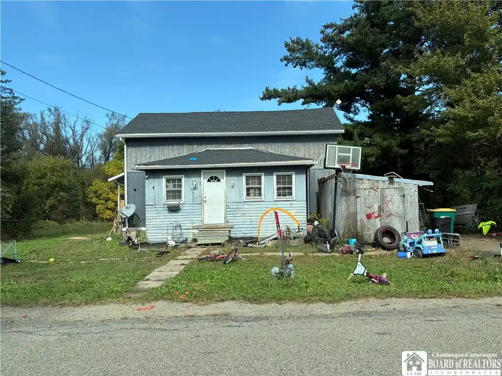 Photo 1 of Sale Pending at 2622 Chapin Rd, Silver Creek, NY 14136 | MLS# R1719133 | Listing updated on 2026-10-21
