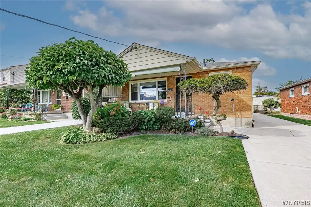 Photo 1 of Sale Pending at 746 82nd Street, Niagara Falls, NY 14304 | MLS# B1718728 | Listing updated on 2026-10-19