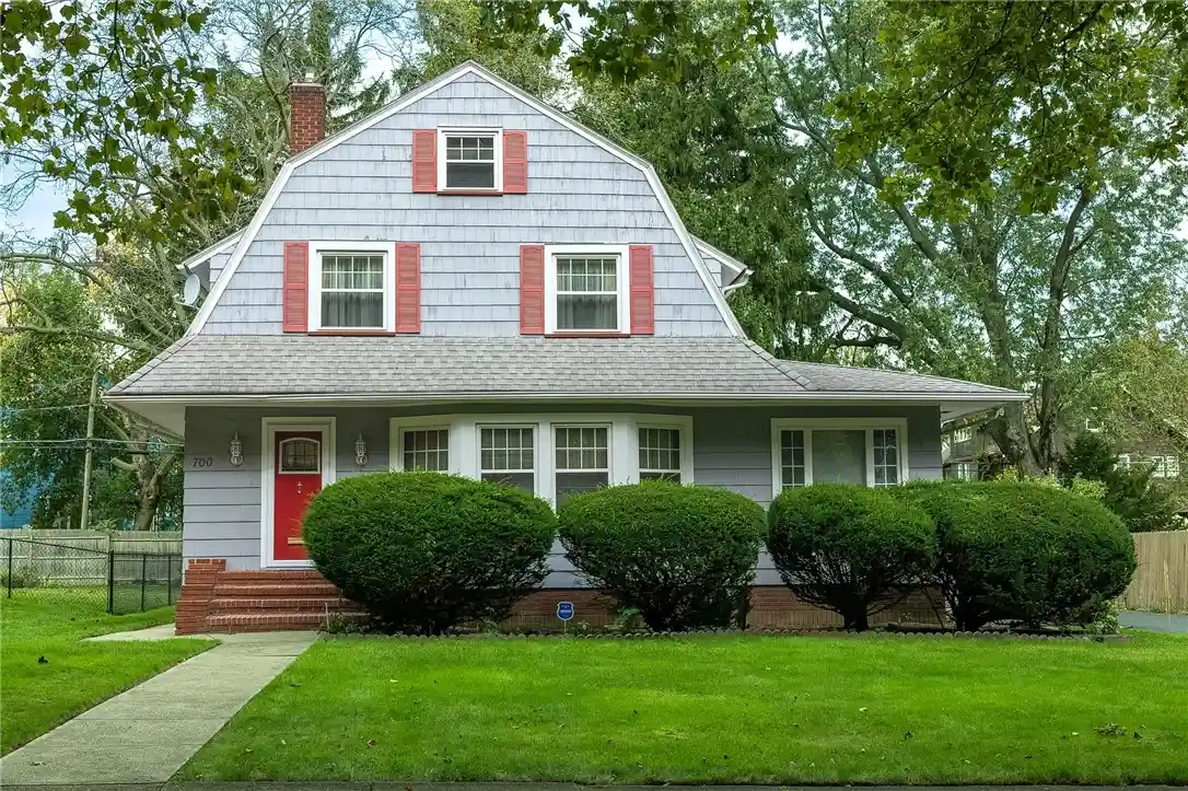 Photo 1 of Sale Pending at 700 Seneca Pkwy, Rochester, NY 14613 | MLS# R1718984 | Listing updated on 2026-10-28