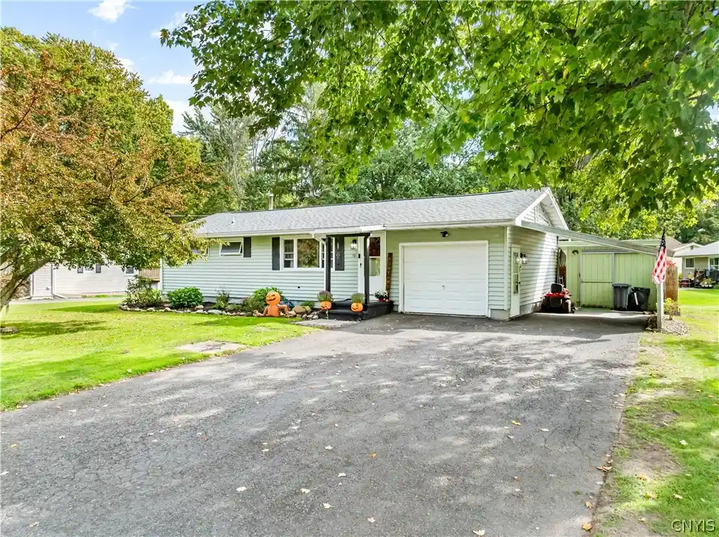 Single family home for sale at 10 Ingersoll Dr, Fulton, NY 13069 | MLS# S1719096