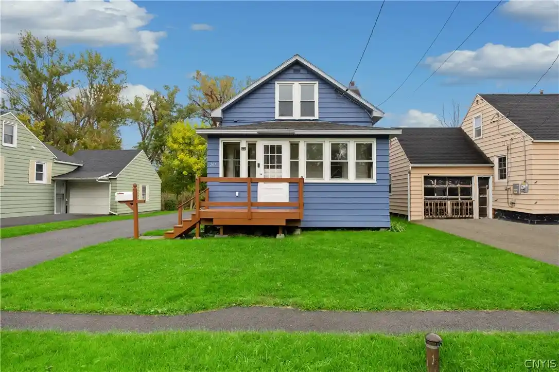 Photo 1 of Single family home for sale at 207 Garden City Dr, Syracuse, NY 13211 | MLS# S1719358 | Listing updated on 2026-10-30