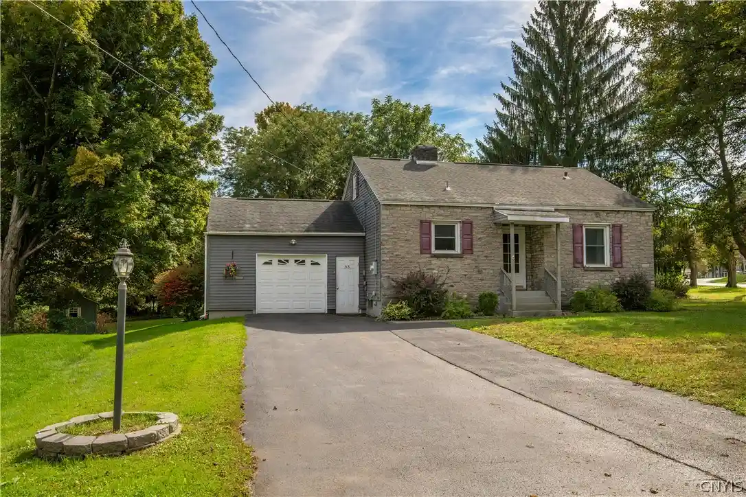 Photo 1 of Single family home for sale at 33 Curran Rd, Whitesboro, NY 13492 | MLS# S1718448 | Listing updated on 2026-10-14