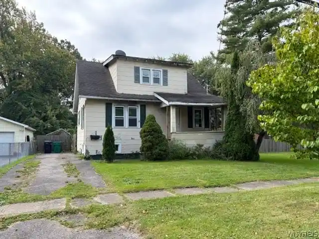 Photo 1 of Single family home for sale at 8623 Lindbergh Ave, Niagara Falls, NY 14304 | MLS# B1718920 | Listing updated on 2026-10-22