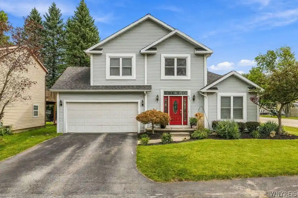 Single family home for sale at 951 Robin Rd, Buffalo, NY 14228 | MLS# B1715634