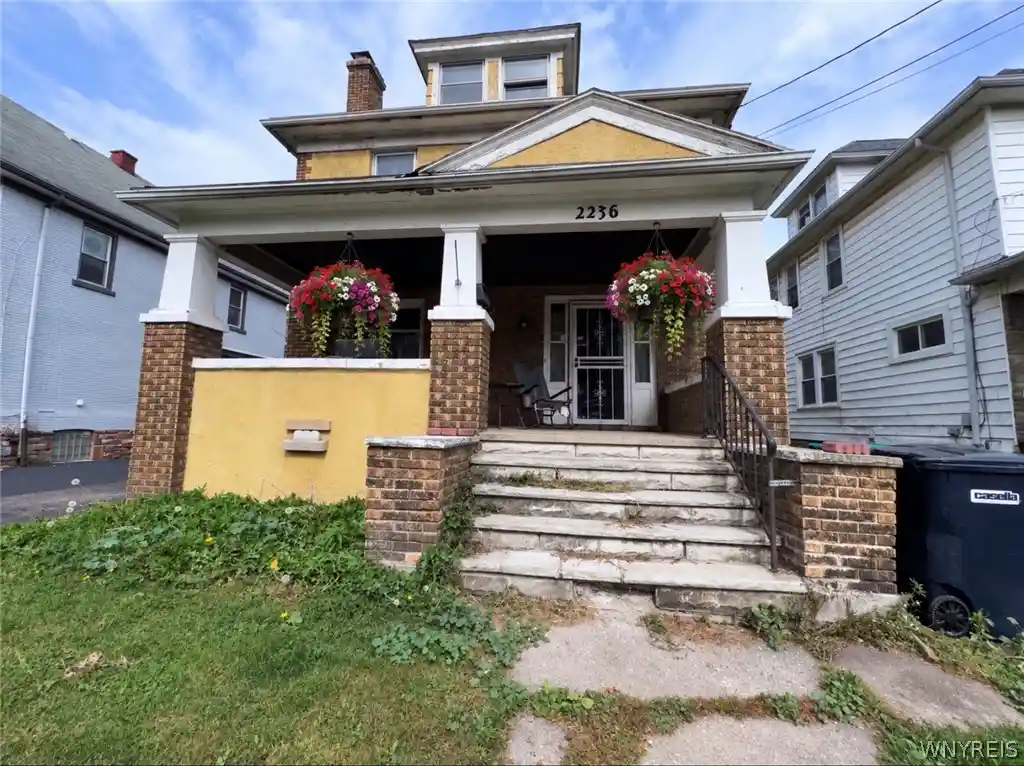 Photo 1 of Single family home for sale at 2236 Niagara Ave, Niagara Falls, NY 14305 | MLS# B1719547 | Listing updated on 2026-10-10