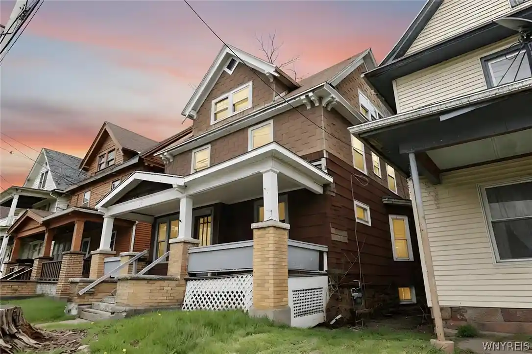 Photo 1 of Single family home for sale at 451 7th Street, Niagara Falls, NY 14301 | MLS# B1719593 | Listing updated on 2026-10-07