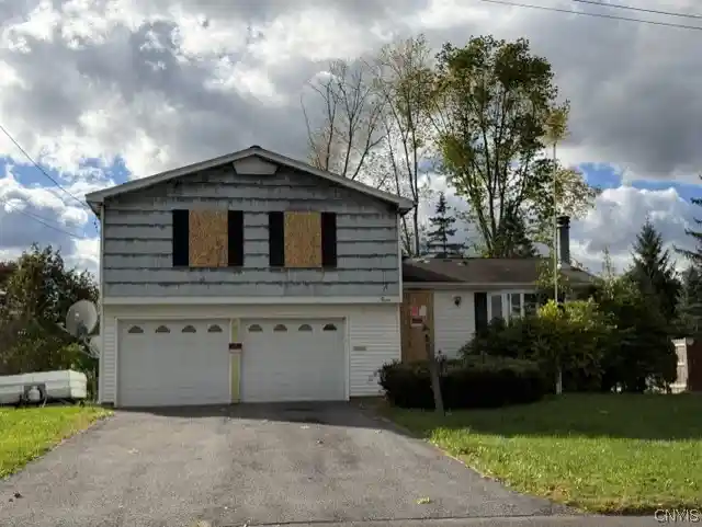 Photo 1 of Sale Pending at 20 Tree Line Dr, Liverpool, NY 13090 | MLS# S1718924 | Listing updated on 2026-10-29