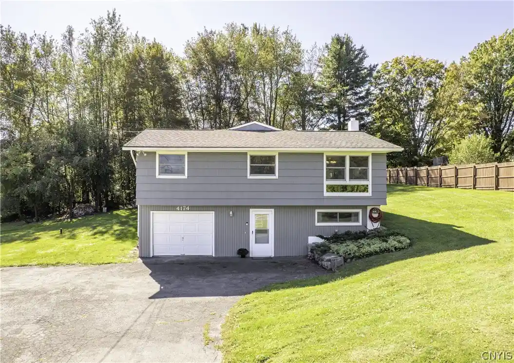 Photo 1 of Single family home for sale at 4174 Howlett Hl Rd, Syracuse, NY 13215 | MLS# S1719089 | Listing updated on 2026-10-29