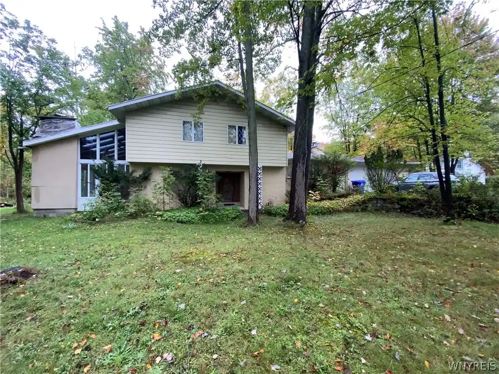 Photo 1 of Single family home for sale at 6768 Southwestern Blvd, Lake View, NY 14085 | MLS# B1719544 | Listing updated on 2026-10-29