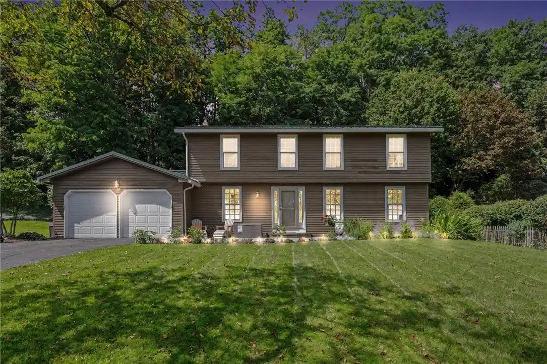 Photo 1 of Sale Pending at 25 Chipping Ridge, Fairport, NY 14450 | MLS# R1719653 | Listing updated on 2026-10-20