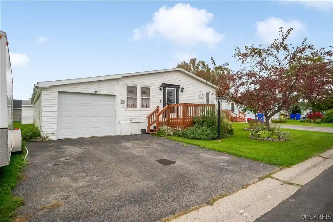 Photo 1 of Sale Pending at 550 Birchwood Dr, Lockport, NY 14094 | MLS# B1719494 | Listing updated on 2026-10-19