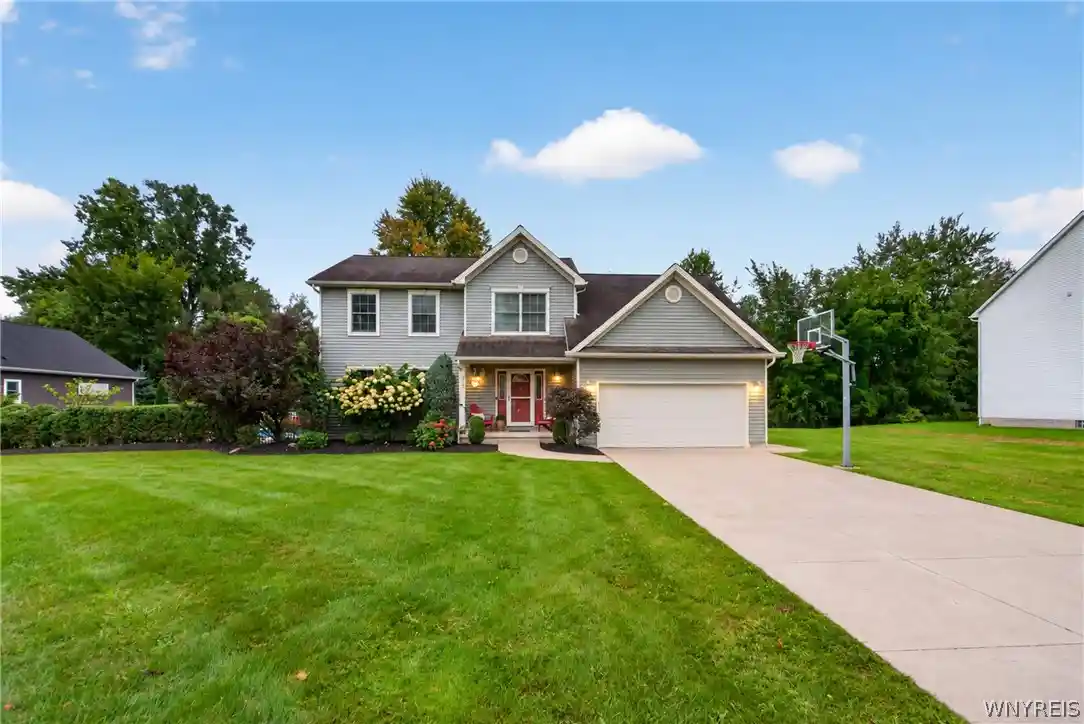 Single family home for sale at 8345 Stahley Rd, East Amherst, NY 14051 | MLS# B1718108