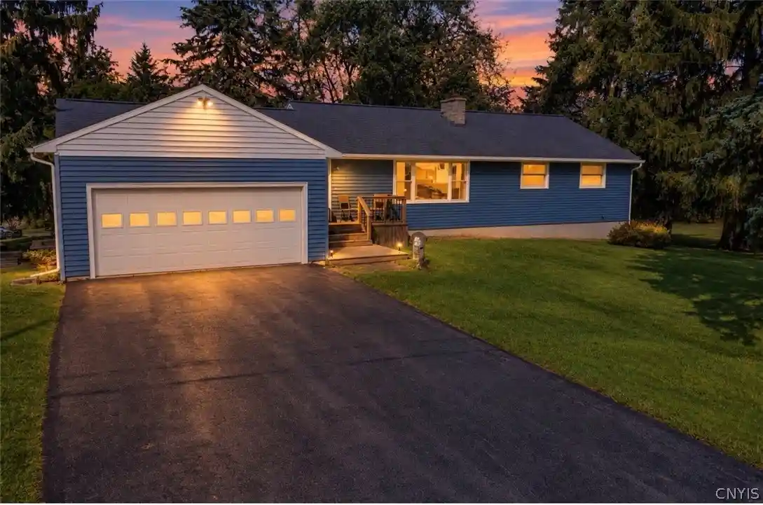 Single family home for sale at 5071 Skyline Dr, Syracuse, NY 13215 | MLS# S1714611