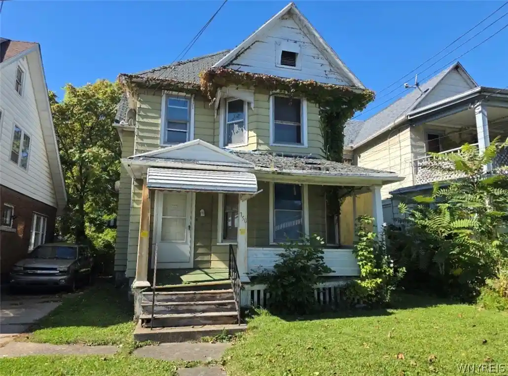 Photo 1 of Single family home for sale at 750 16th Street, Niagara Falls, NY 14301 | MLS# B1720005 | Listing updated on 2026-10-09