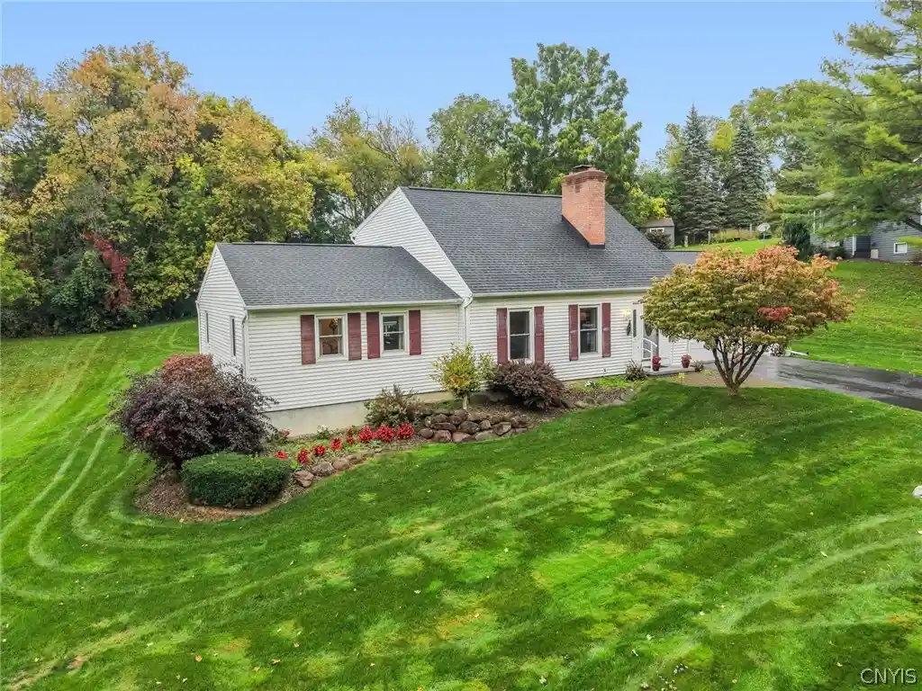 Single family home for sale at 7405 Old Erie View Dr, Fayetteville, NY 13066 | MLS# S1720142