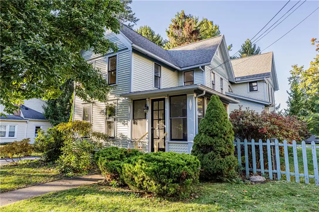 Photo 1 of Sale Pending at 104 Roselawn Ave, Fairport, NY 14450 | MLS# R1720201 | Listing updated on 2026-10-22
