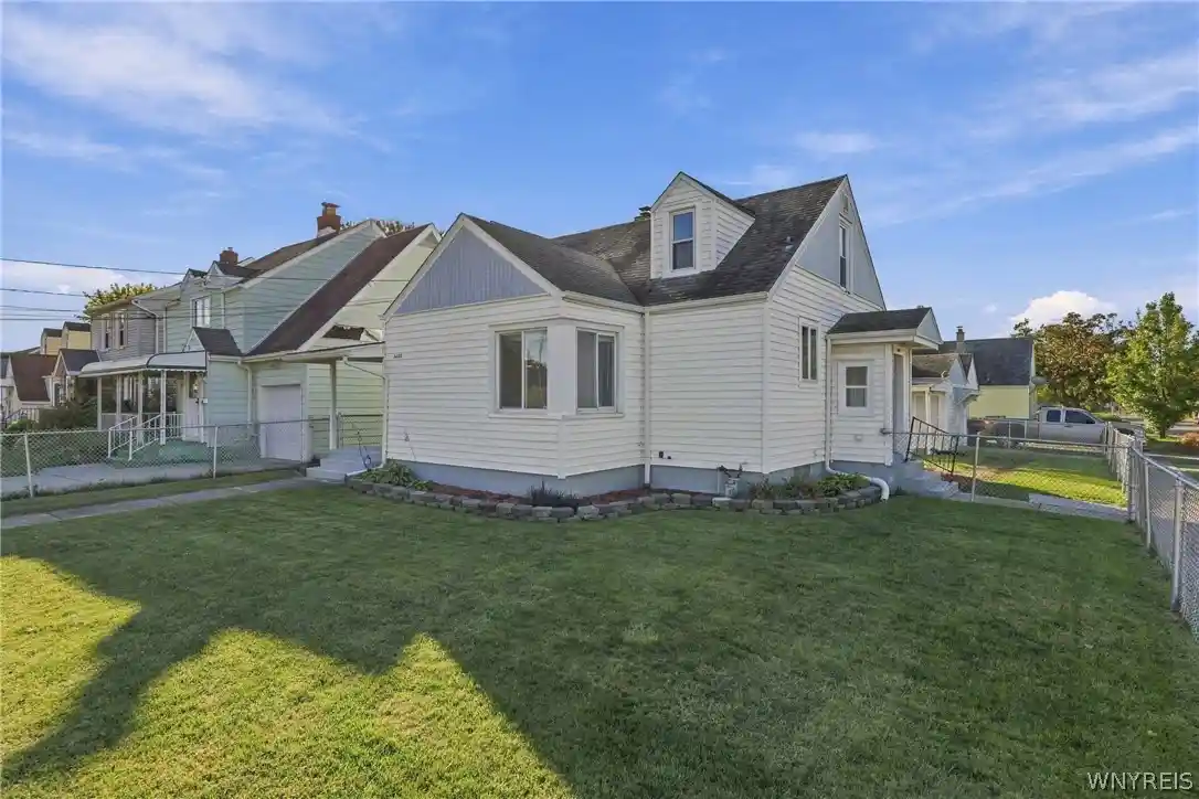 Photo 1 of Sale Pending at 3603 Chapin Ave, Niagara Falls, NY 14301 | MLS# B1720011 | Listing updated on 2026-10-20