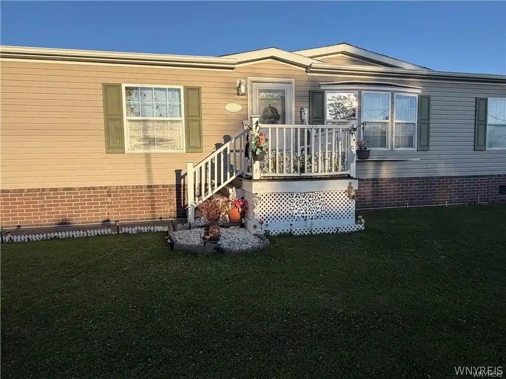 Photo 1 of Single family home for sale at 4104 Seneca #4104, Niagara Falls, NY 14304 | MLS# B1720741 | Listing updated on 2026-10-09
