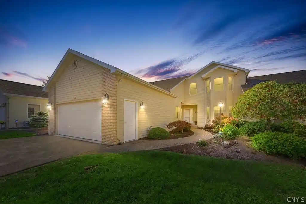 Condo for sale at 201 Falling Brk, Fayetteville, NY 13066 | MLS# S1719669