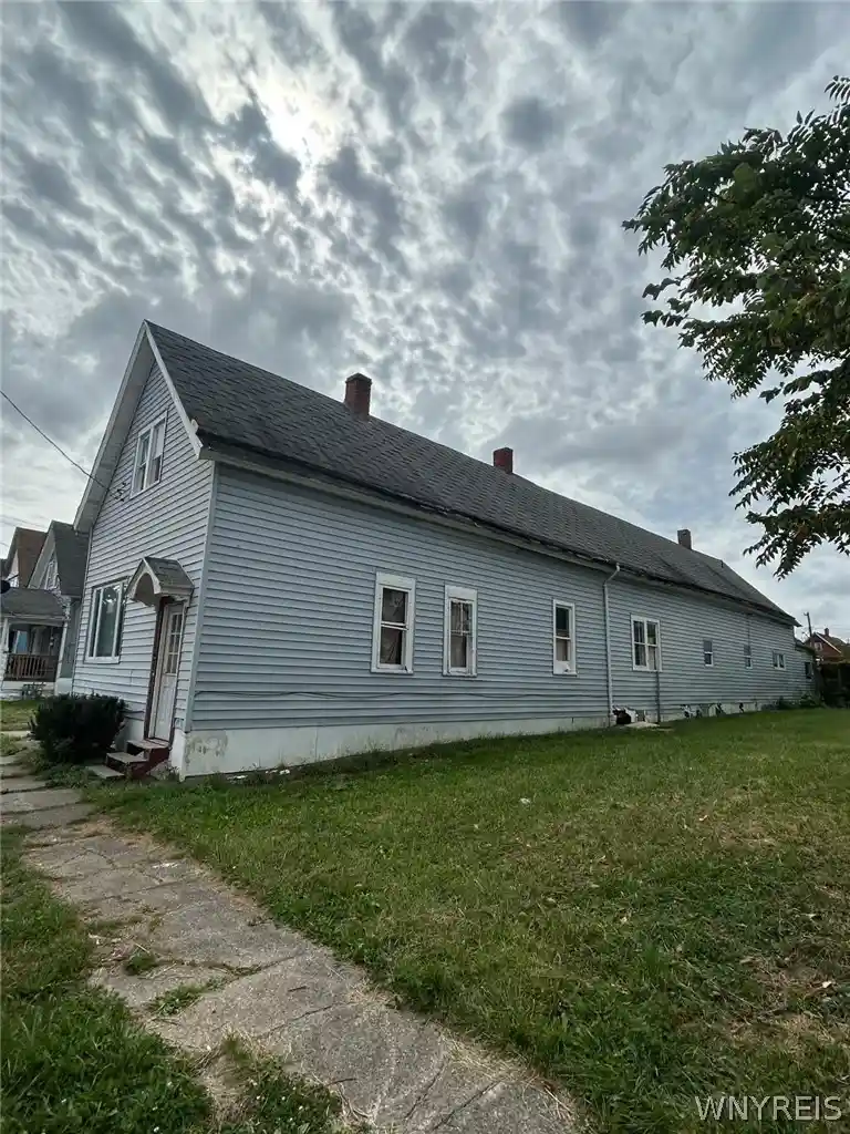 Multi family home for sale at 66 Warren Ave, Buffalo, NY 14212 | MLS# B1720467