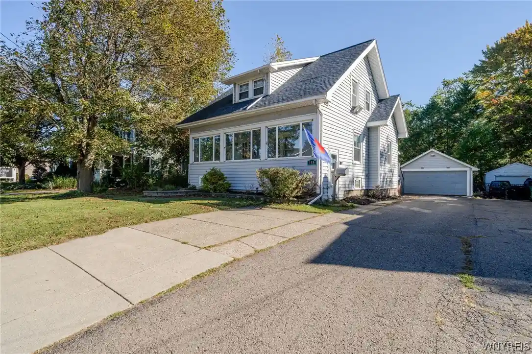 Photo 1 of Single family home for sale at 185 Lake St, Hamburg, NY 14075 | MLS# B1721093 | Listing updated on 2026-10-27