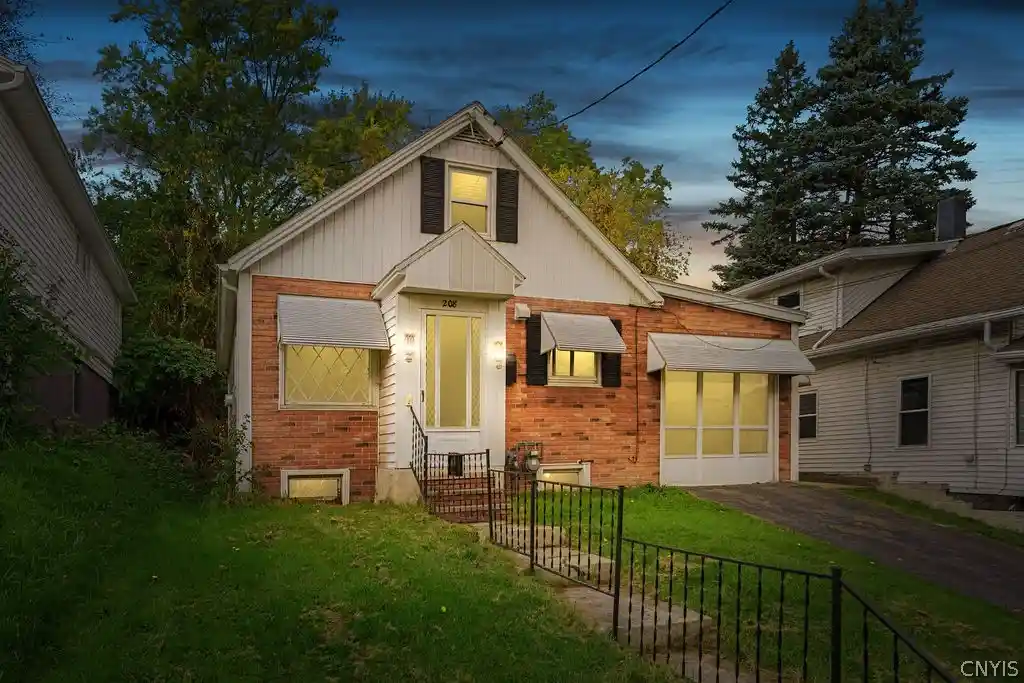 Photo 1 of Sale Pending at 208 Boston St, Syracuse, NY 13206 | MLS# S1721018 | Listing updated on 2026-10-19