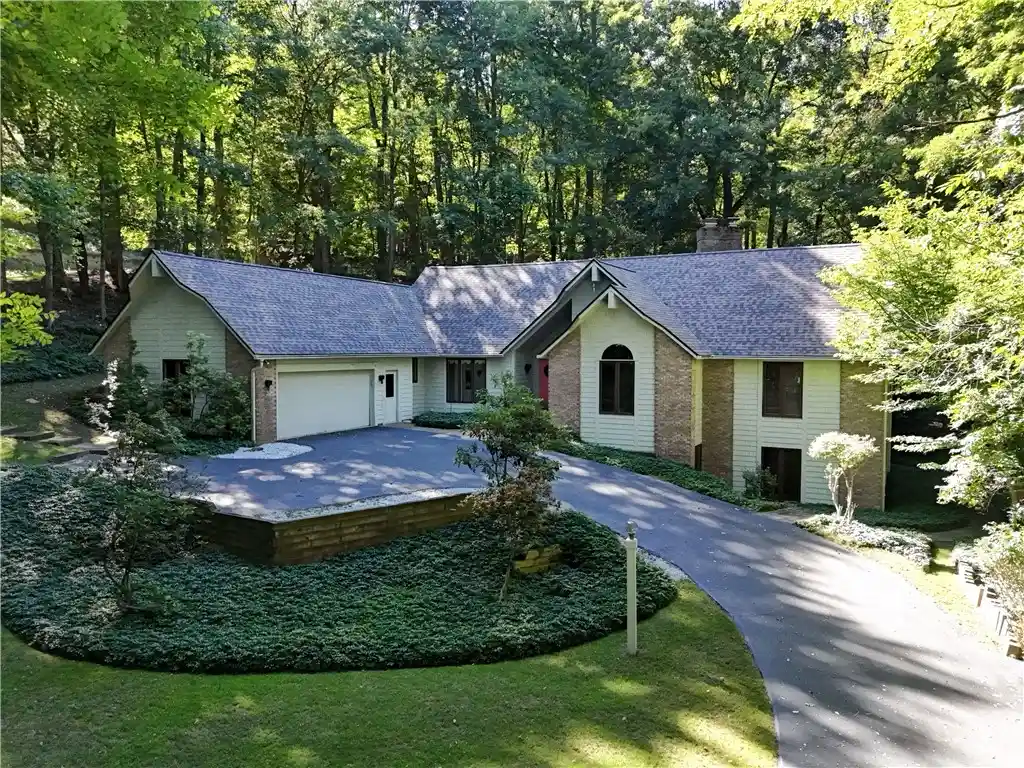 Photo 1 of Sale Pending at 28 Park Forest Dr, Pittsford, NY 14534 | MLS# R1721175 | Listing updated on 2026-10-28