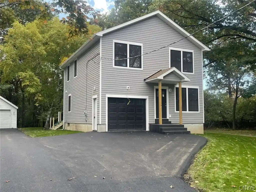 Photo 1 of Single family home for sale at 100 Wycliffe Rd, Syracuse, NY 13209 | MLS# S1721245 | Listing updated on 2026-10-14