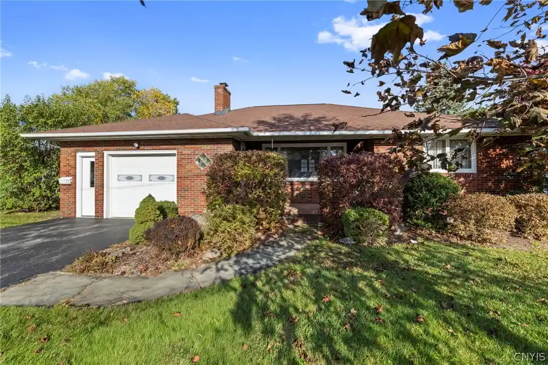 Single family home for sale at 55 Hardwicke Dr, Syracuse, NY 13209 | MLS# S1720981