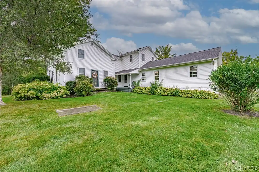 Photo 1 of Sale Pending at 7383 Townline Rd, North Tonawanda, NY 14120 | MLS# B1720510 | Listing updated on 2026-10-27