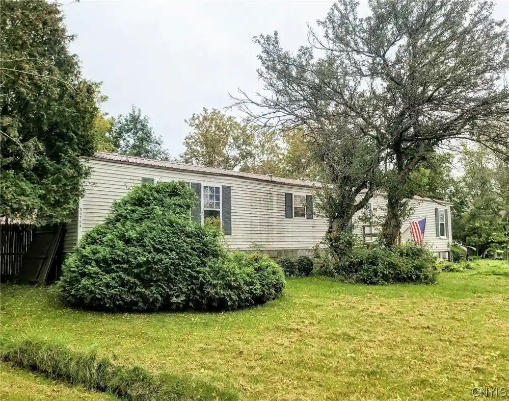 Photo 1 of Manufactured home for sale at 34724 Bubba Ln, Cape Vincent, NY 13618 | MLS# S1718801 | Listing updated on 2026-10-09