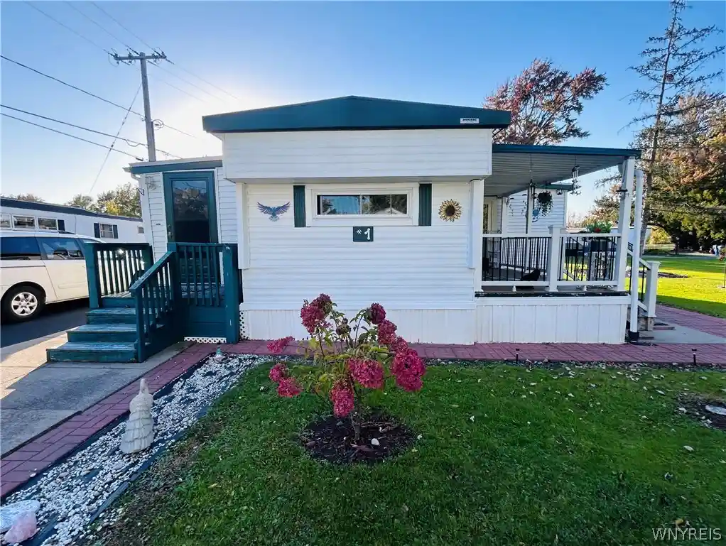 Photo 1 of Manufactured home for sale at 1 Rainbow Park, Ransomville, NY 14131 | MLS# B1720966 | Listing updated on 2026-10-17