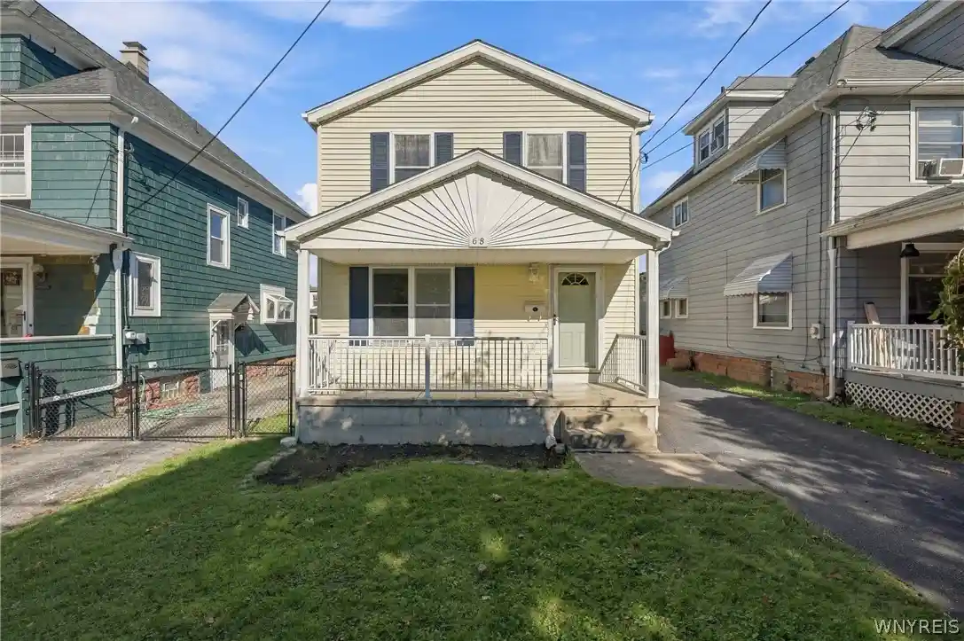 Single family home for sale at 68 Chipman Pl, North Tonawanda, NY 14120 | MLS# B1720573
