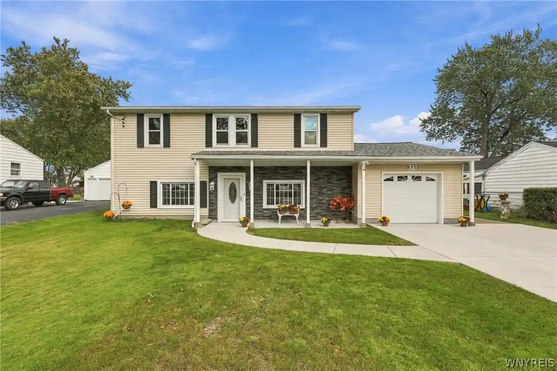 Photo 1 of Single family home for sale at 6753 Sy Rd, Niagara Falls, NY 14304 | MLS# B1720157 | Listing updated on 2026-10-24