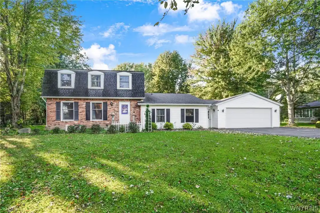 Single family home for sale at 6876 Creekview Dr, Lockport, NY 14094 | MLS# B1720479