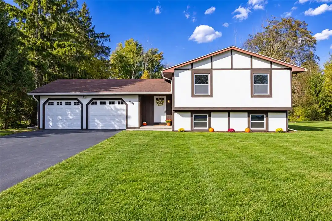 Single family home for sale at 1708 Apple Holw Ln, Hamlin, NY 14464 | MLS# R1721443